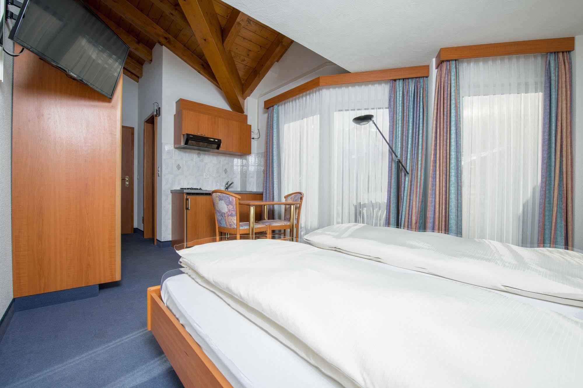 Hotel Alpenperle Saas-Fee Exterior photo